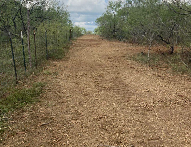 Our fleet of commercial zero-turn crews handles mowing and weed trimming at well sites, gathering stations, plants, refineries, and solar fields
